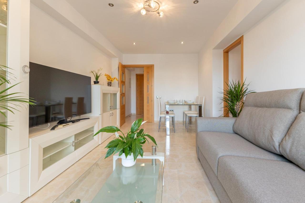 Charming 3 Bedroom Apartment At Triana Center By Oui Севилья Экстерьер фото