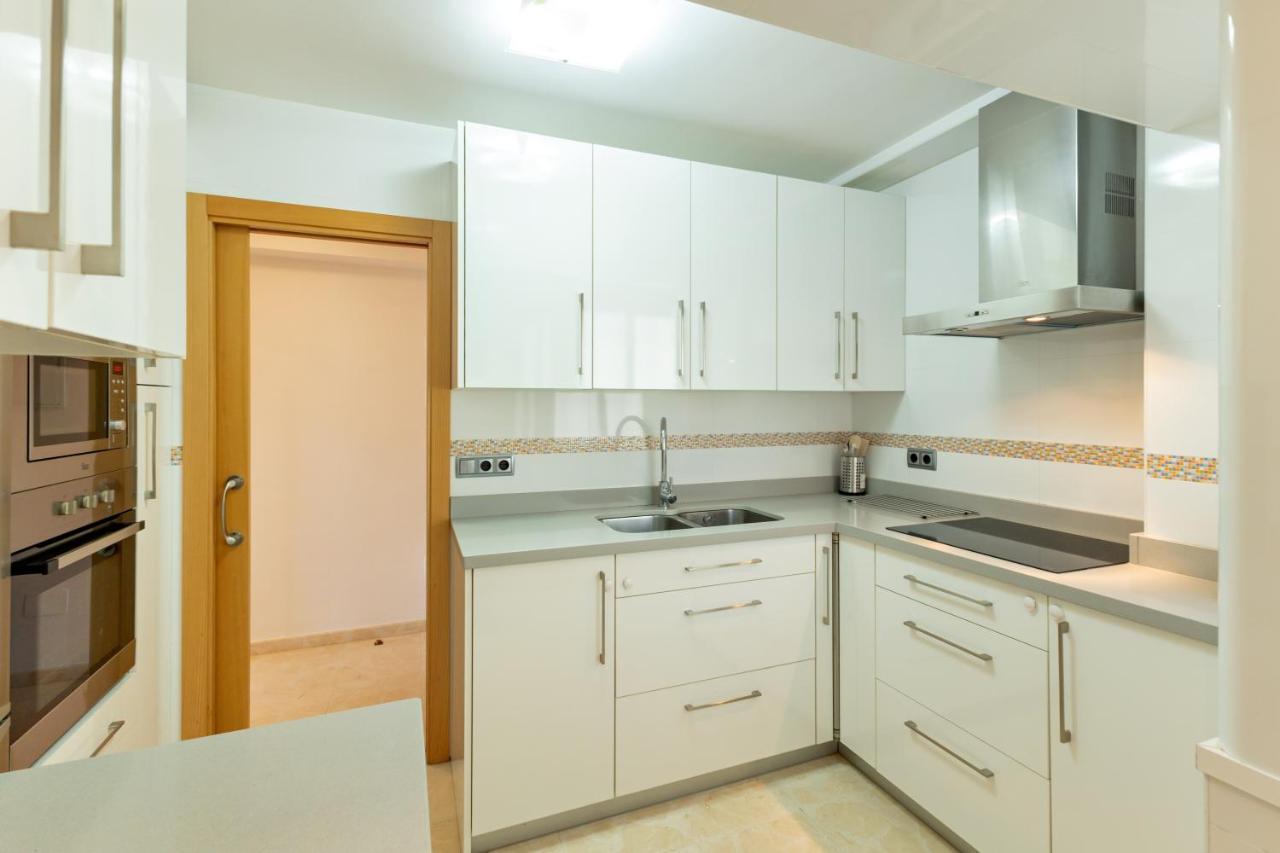 Charming 3 Bedroom Apartment At Triana Center By Oui Севилья Экстерьер фото