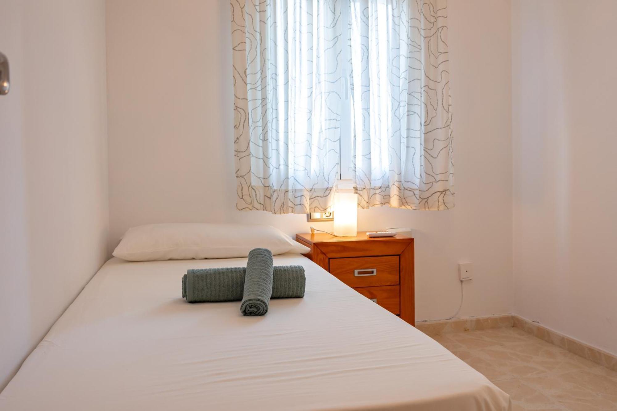 Charming 3 Bedroom Apartment At Triana Center By Oui Севилья Экстерьер фото