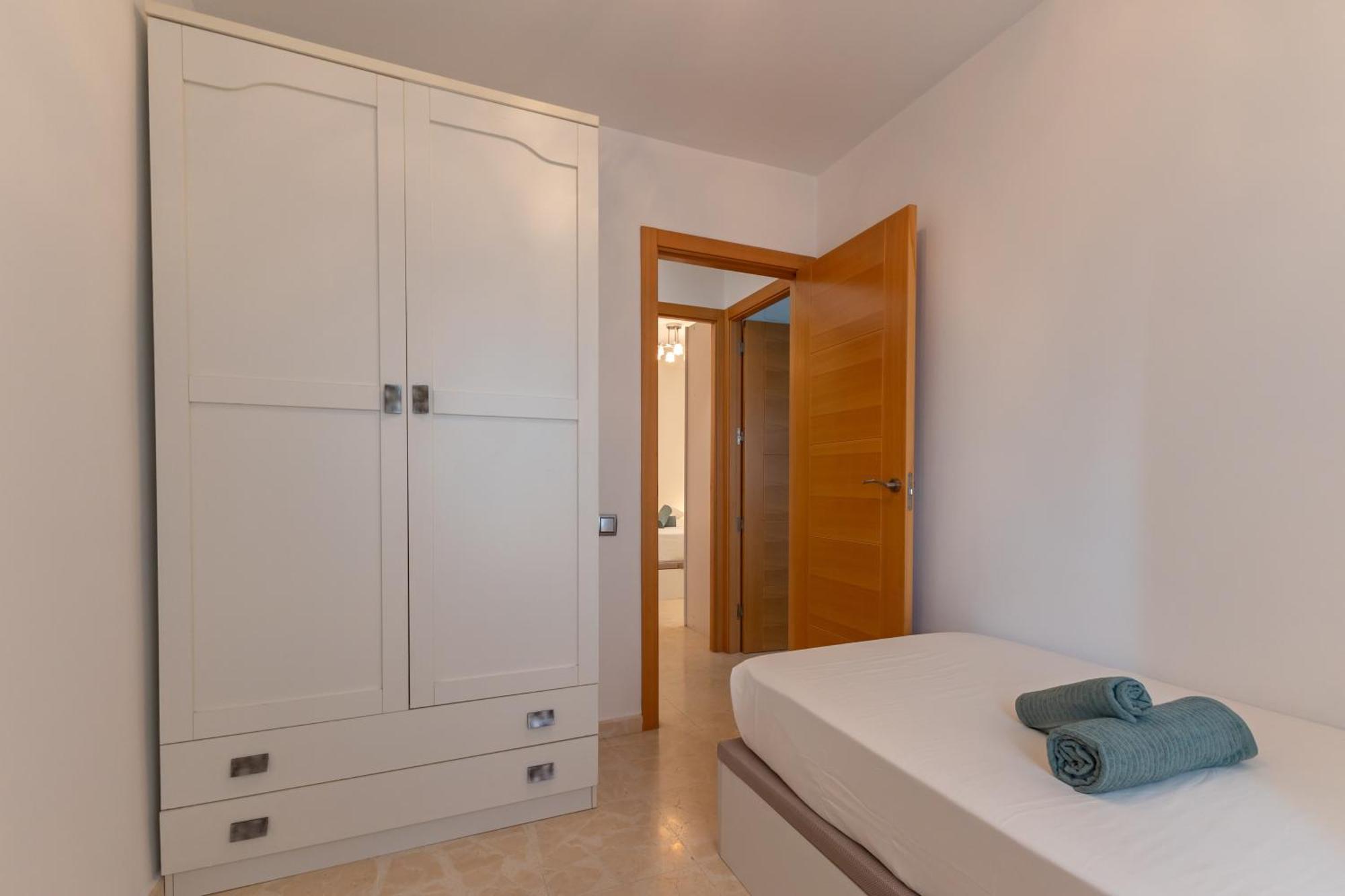 Charming 3 Bedroom Apartment At Triana Center By Oui Севилья Экстерьер фото