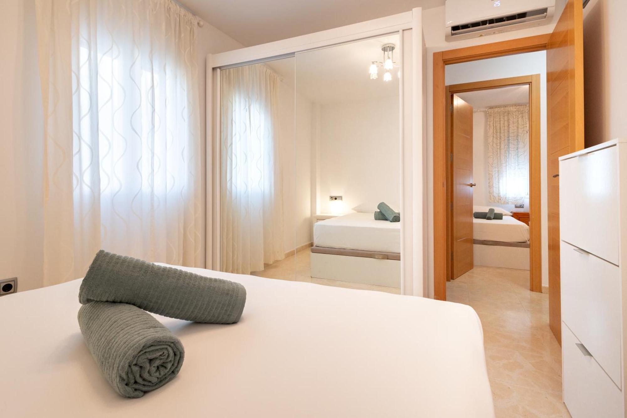 Charming 3 Bedroom Apartment At Triana Center By Oui Севилья Экстерьер фото